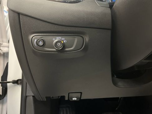 Used 2023 Chevrolet Equinox RS image 12