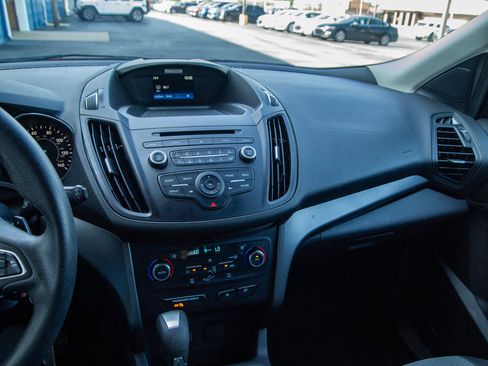 Used 2017 Ford Escape SE FWD image 16