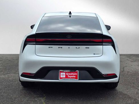 Used 2026 Toyota Prius XLE image 5