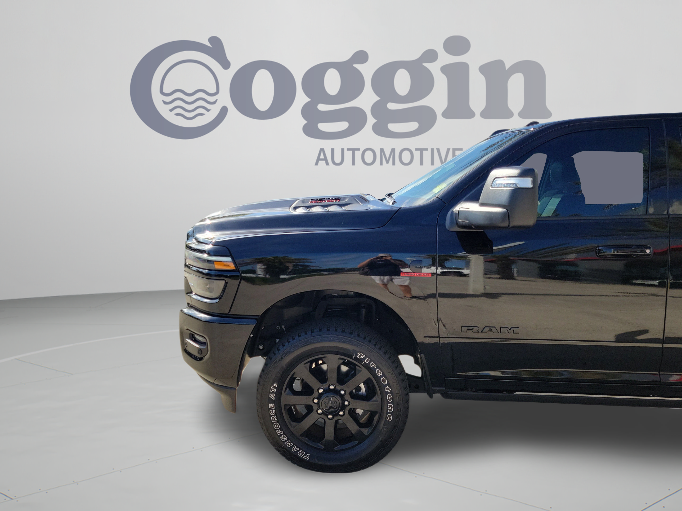 Used 2025 RAM 2500 Laramie AWD/4WD image 3