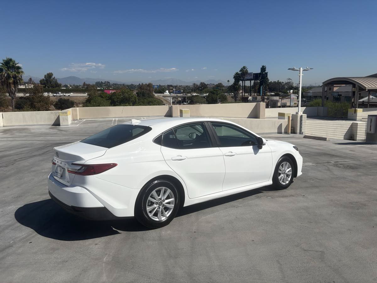 Used 2025 Toyota Camry LE FWD image 38