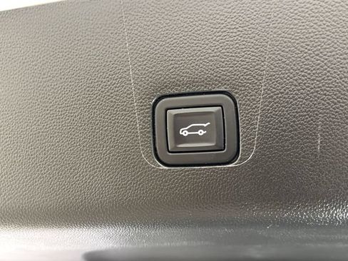 Certified 2023 Chevrolet Traverse RS w/ LPO, Floor Liner Package AWD/4WD image 31