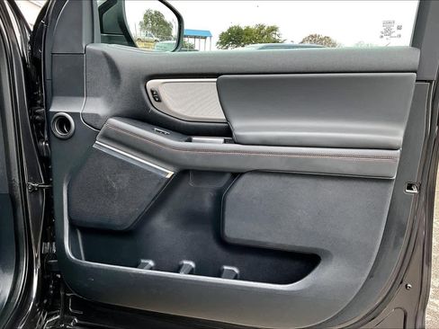 Used 2025 Ford Expedition Active image 22