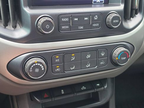 Used 2018 Chevrolet Colorado LT AWD/4WD image 29