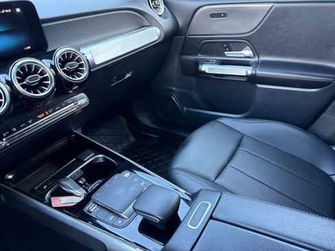 Used 2022 Mercedes-Benz GLB 250 4MATIC image 22