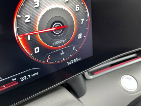 Used 2025 Hyundai Elantra SEL image 40