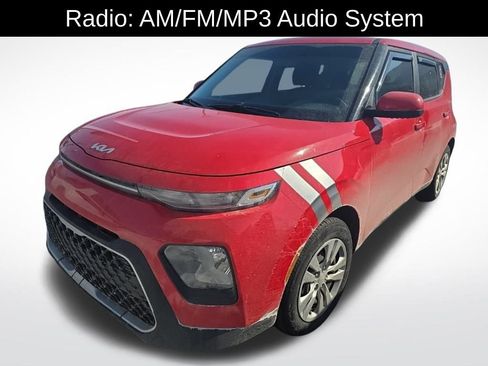 Used 2022 Kia Soul LX image 2