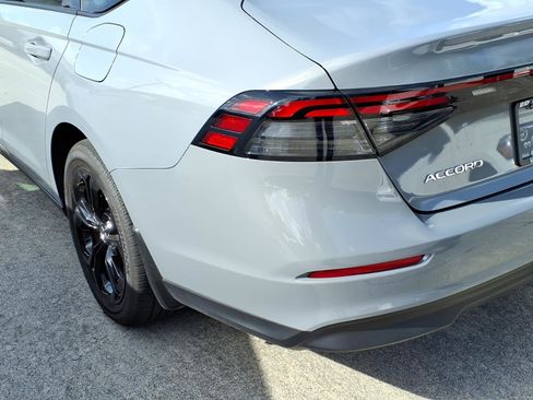 Used 2025 Honda Accord SE image 12