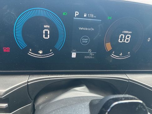 Used 2025 Hyundai Santa Fe SEL image 6