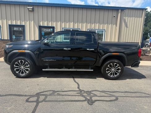 Used 2025 GMC Canyon Denali AWD/4WD image 4