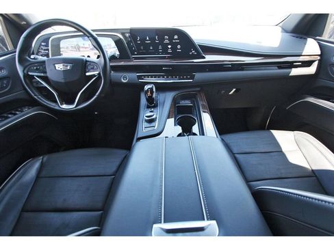 Used 2023 Cadillac Escalade Premium Luxury image 7