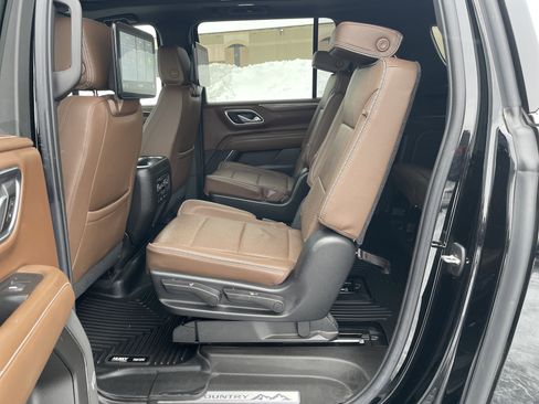 Used 2021 Chevrolet Suburban High Country image 24