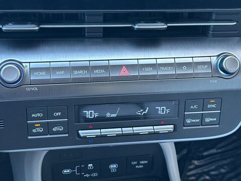 Used 2025 Hyundai Kona SEL AWD/4WD image 17