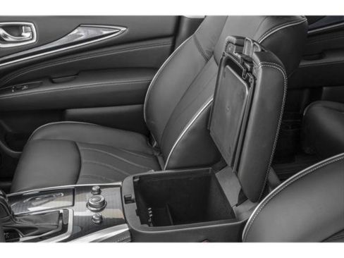 Used 2019 INFINITI QX60 Luxe w/ Essential Package FWD image 18