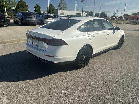 Used 2025 Honda Accord SE image 7
