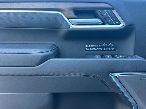 Used 2025 Chevrolet Silverado 1500 High Country AWD/4WD image 11