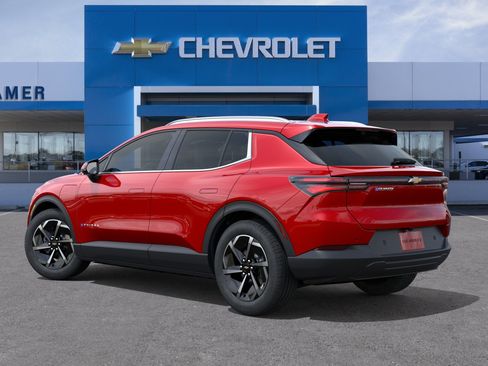 New 2026 Chevrolet Equinox EV LT image 3