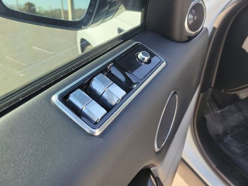 Used 2021 Land Rover Range Rover Sport SE image 18