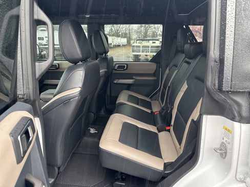 Used 2023 Ford Bronco Wildtrak image 14