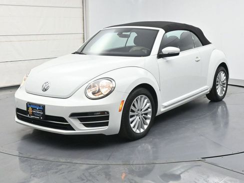 Used 2019 Volkswagen Beetle 2.0T FWD image 1