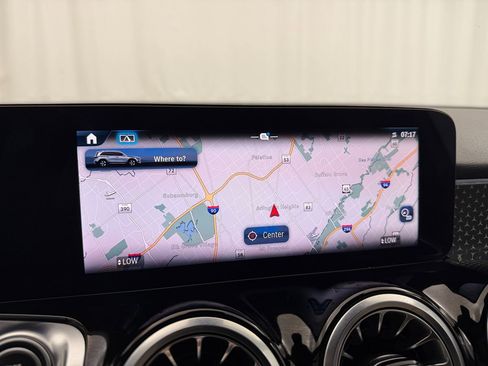 Used 2025 Mercedes-Benz GLB 250 image 26