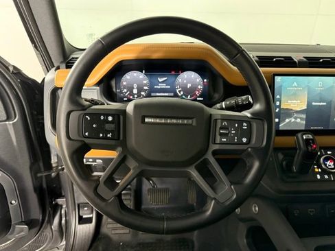 Used 2024 Land Rover Defender 130 X-Dynamic SE AWD/4WD image 18