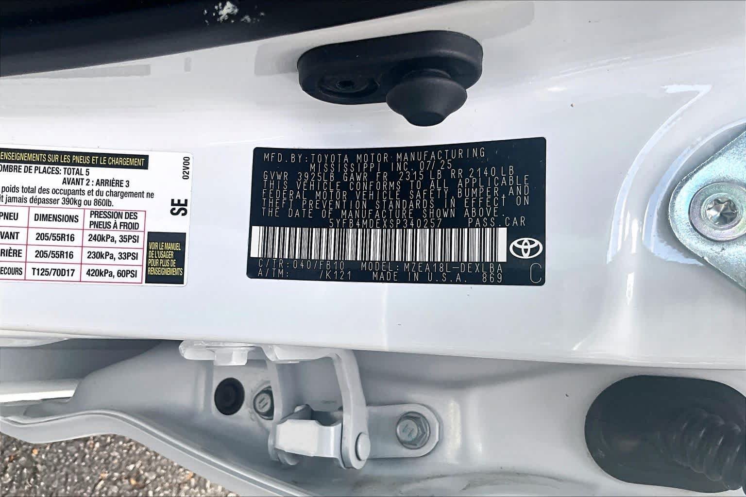 Used 2025 Toyota Corolla LE FWD image 34