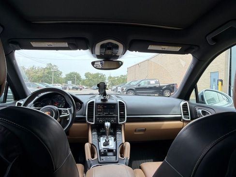 Used 2016 Porsche Cayenne AWD/4WD image 7