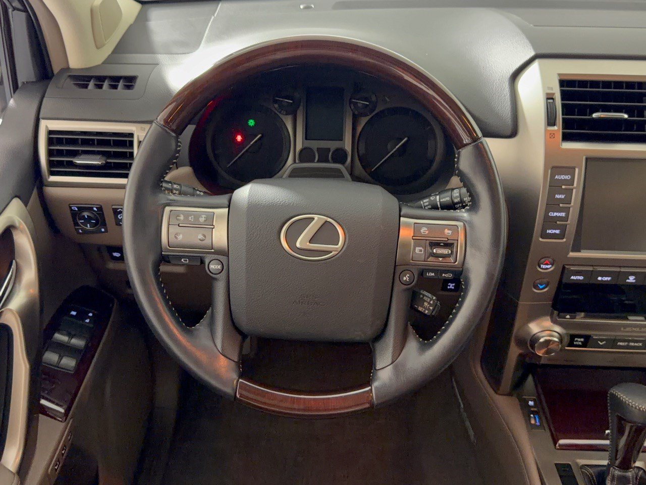Used 2019 Lexus GX 460 Luxury AWD/4WD image 10