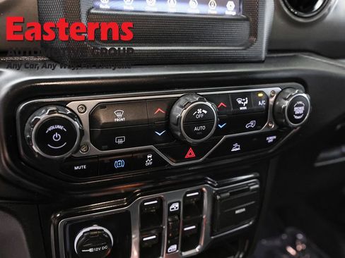 Used 2023 Jeep Wrangler Unlimited w/ Convenience Group AWD/4WD image 20