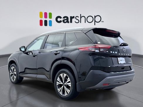 Used 2023 Nissan Rogue SV w/ SV Premium B Package image 3