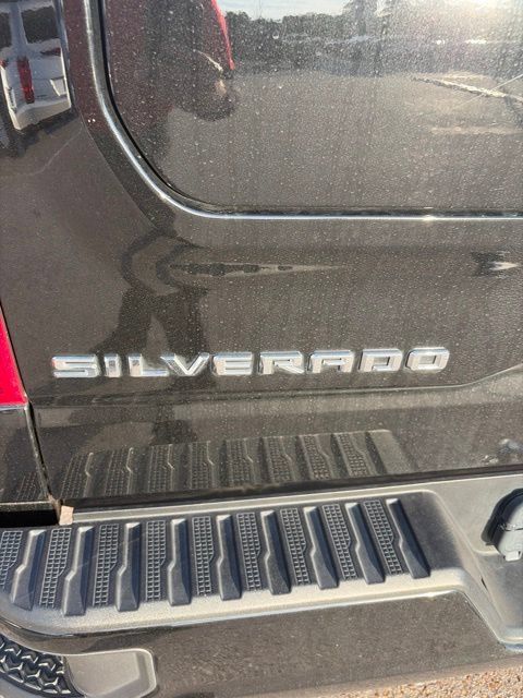 Used 2025 Chevrolet Silverado 1500 RST w/ Convenience Package II AWD/4WD image 17