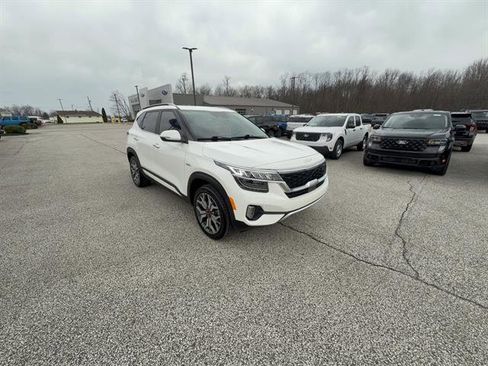 Used 2023 Kia Seltos SX w/ SX Sunroof Package image 9