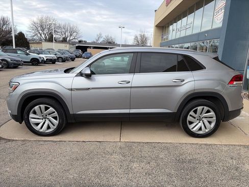 Certified 2023 Volkswagen Atlas Cross Sport SE w/ Panoramic Sunroof Package image 5