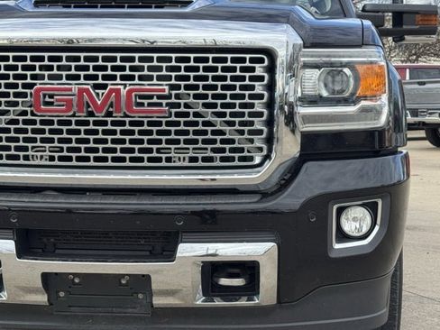 Used 2017 GMC Sierra 2500 Denali w/ Duramax Plus Package image 10