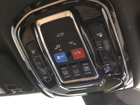 Used 2023 Jeep Grand Cherokee Summit w/ Adv Protech Group IV AWD/4WD image 45