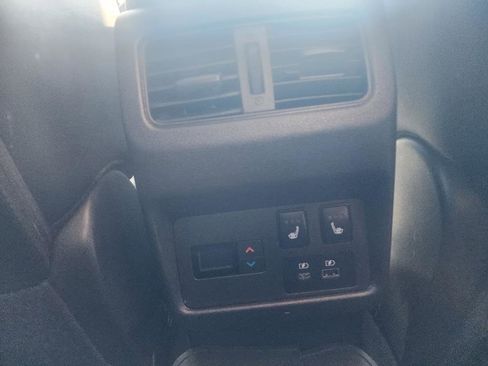 Used 2023 Nissan Rogue Platinum w/ Platinum Premium Package image 10