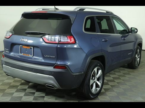 Used 2021 Jeep Cherokee Limited image 2