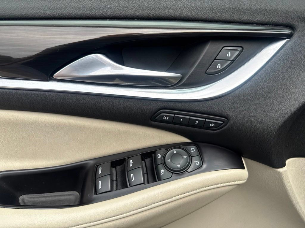 Used 2018 Buick Enclave Premium w/ Experience Buick Package AWD/4WD image 19