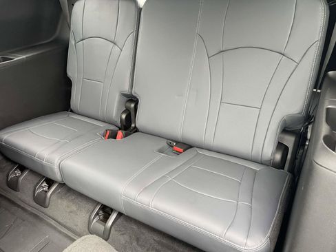 Certified 2023 Buick Enclave Essence w/ Experience Buick Package AWD/4WD image 18