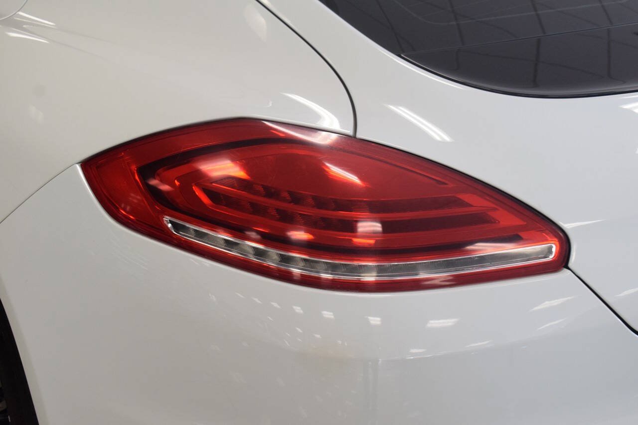 Used 2016 Porsche Panamera AWD/4WD image 11
