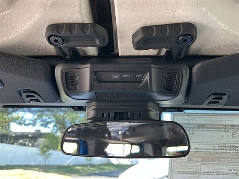 New 2025 Jeep Gladiator Sport image 37