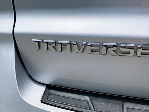 Used 2017 Chevrolet Traverse LT w/ Style and Technology Package FWD image 46