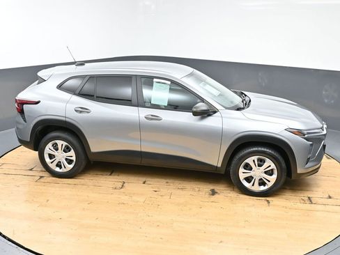 Used 2024 Chevrolet Trax LS w/ Driver Confidence Package FWD image 44