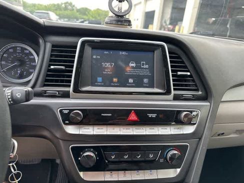 Used 2018 Hyundai Sonata SE FWD image 7