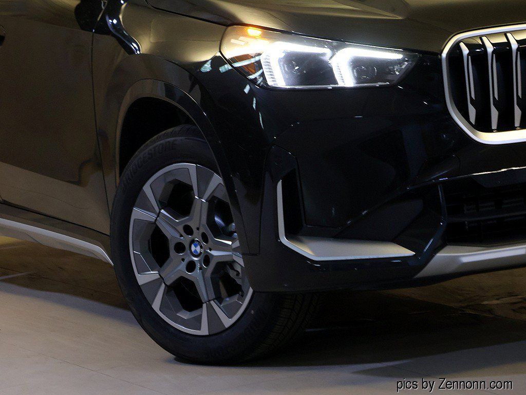Used 2027 BMW X1 xDrive28i AWD/4WD image 3