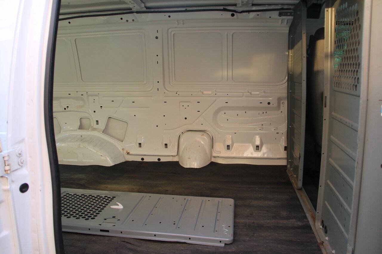 Used 2013 Ford E-250 and Econoline 250 w/ PWR Group RWD image 21