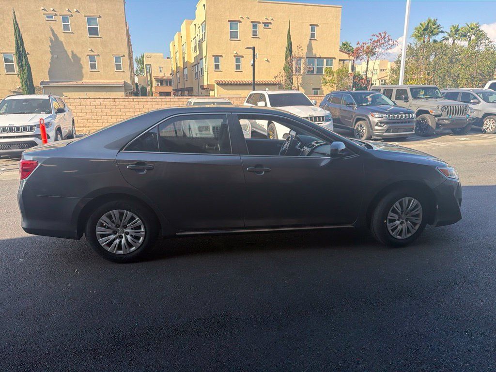 Used 2014 Toyota Camry LE FWD image 6