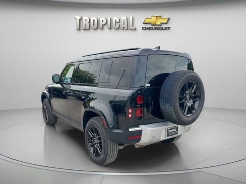 Used 2025 Land Rover Defender 110 S AWD/4WD image 2