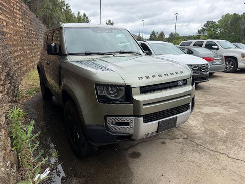 Used 2025 Land Rover Defender 110 S AWD/4WD image 2